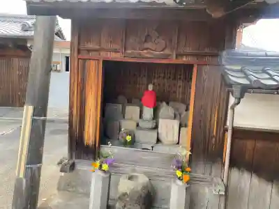 阿弥陀院の{uncategorized: "未分類", other: "その他", undefined: "問題あり", building: "その他建物", grave: "お墓", sacred_gate: "鳥居", guardian: "狛犬", statue: "像", buddha: "仏像", history: "歴史", nature: "自然", garden: "庭園", animal: "動物", pagoda: "塔", temizu: "手水舎", mountain_gate: "山門・神門", sanctuary: "本殿・本堂", subordinate: "末社・摂社", art: "芸術", scenery: "景色", jizo: "地蔵", ema: "絵馬", goshuin: "御朱印", omikuji: "おみくじ", items: "授与品その他", amulet: "お守り", goshuincho: "御朱印帳", eats: "食事", festival: "お祭り", votive_dance: "神楽", shichigosan: "七五三参", wedding: "結婚式", experience: "体験その他", initially: "初詣", around: "周辺", anti_infection: "感染症対策"}