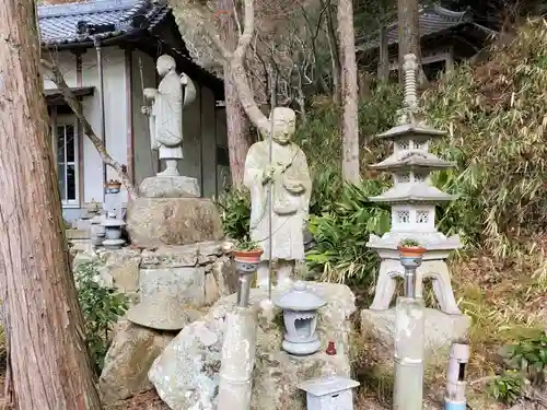 吉祥寺の像