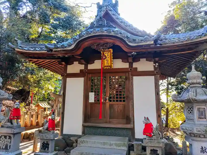 城山稲荷の本殿・本堂