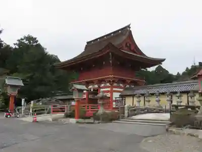 美濃國一宮　南宮大社の山門・神門