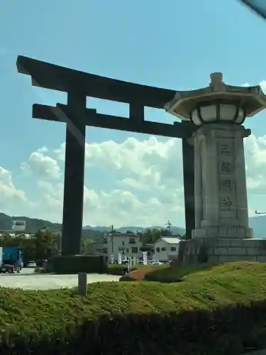 大神神社の{uncategorized: "未分類", other: "その他", undefined: "問題あり", building: "その他建物", grave: "お墓", sacred_gate: "鳥居", guardian: "狛犬", statue: "像", buddha: "仏像", history: "歴史", nature: "自然", garden: "庭園", animal: "動物", pagoda: "塔", temizu: "手水舎", mountain_gate: "山門・神門", sanctuary: "本殿・本堂", subordinate: "末社・摂社", art: "芸術", scenery: "景色", jizo: "地蔵", ema: "絵馬", goshuin: "御朱印", omikuji: "おみくじ", items: "授与品その他", amulet: "お守り", goshuincho: "御朱印帳", eats: "食事", festival: "お祭り", votive_dance: "神楽", shichigosan: "七五三参", wedding: "結婚式", experience: "体験その他", initially: "初詣", around: "周辺", anti_infection: "感染症対策"}