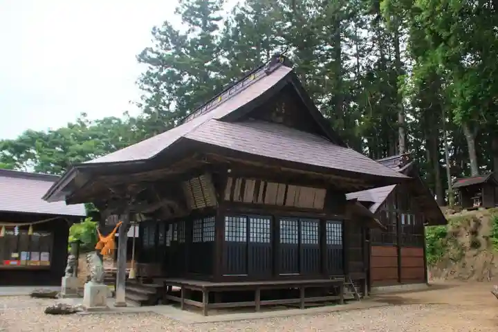 長屋神社の本殿・本堂