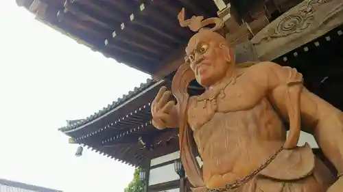 広源寺の像