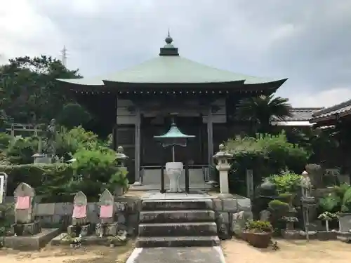 観音寺の本殿