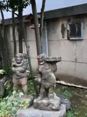 吉原神社の像