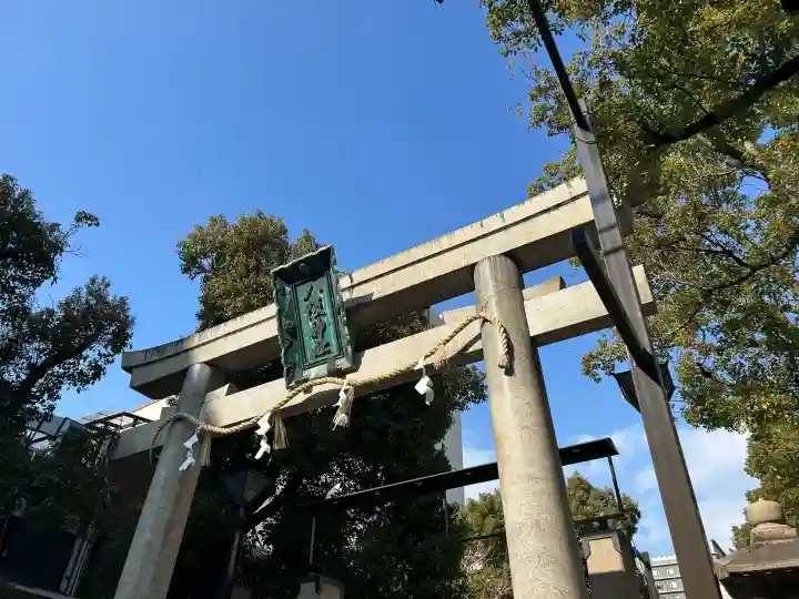 難波八阪神社の{uncategorized: "未分類", other: "その他", undefined: "問題あり", building: "その他建物", grave: "お墓", sacred_gate: "鳥居", guardian: "狛犬", statue: "像", buddha: "仏像", history: "歴史", nature: "自然", garden: "庭園", animal: "動物", pagoda: "塔", temizu: "手水舎", mountain_gate: "山門・神門", sanctuary: "本殿・本堂", subordinate: "末社・摂社", art: "芸術", scenery: "景色", jizo: "地蔵", ema: "絵馬", goshuin: "御朱印", omikuji: "おみくじ", items: "授与品その他", amulet: "お守り", goshuincho: "御朱印帳", eats: "食事", festival: "お祭り", votive_dance: "神楽", shichigosan: "七五三参", wedding: "結婚式", experience: "体験その他", initially: "初詣", around: "周辺", anti_infection: "感染症対策"}