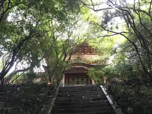 柞原八幡宮の山門・神門