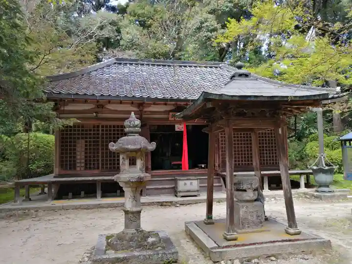 長岳寺の本殿・本堂