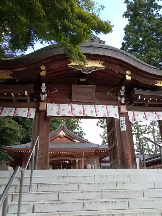 高麗神社の山門・神門