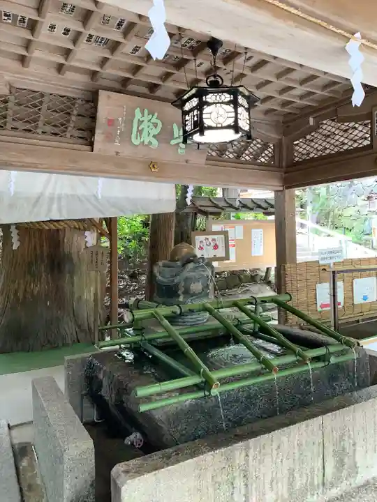 大神神社の手水舎