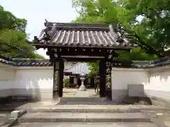 大聖勝軍寺の山門