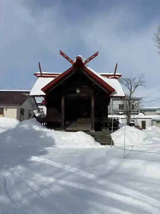 豊栄神社の{uncategorized: "未分類", other: "その他", undefined: "問題あり", building: "その他建物", grave: "お墓", sacred_gate: "鳥居", guardian: "狛犬", statue: "像", buddha: "仏像", history: "歴史", nature: "自然", garden: "庭園", animal: "動物", pagoda: "塔", temizu: "手水舎", mountain_gate: "山門・神門", sanctuary: "本殿・本堂", subordinate: "末社・摂社", art: "芸術", scenery: "景色", jizo: "地蔵", ema: "絵馬", goshuin: "御朱印", omikuji: "おみくじ", items: "授与品その他", amulet: "お守り", goshuincho: "御朱印帳", eats: "食事", festival: "お祭り", votive_dance: "神楽", shichigosan: "七五三参", wedding: "結婚式", experience: "体験その他", initially: "初詣", around: "周辺", anti_infection: "感染症対策"}