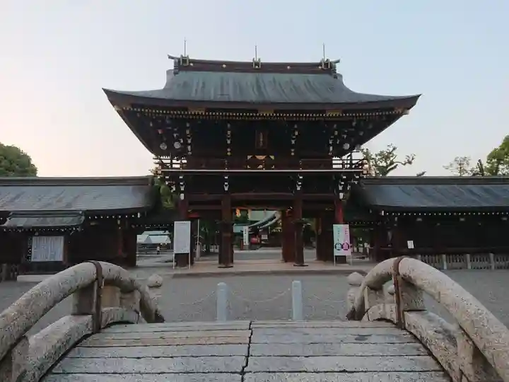 真清田神社の山門・神門
