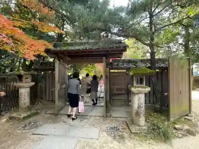 宇治上神社の山門・神門