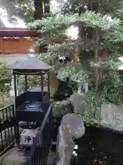 白蛇辨財天の庭園