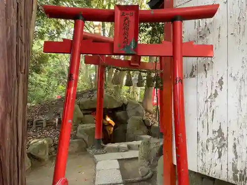 天開稲荷社の鳥居