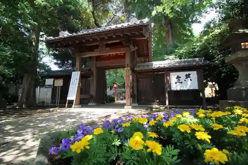 明王院（満願寺別院）の山門・神門
