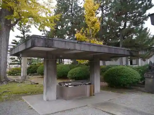 福井神社の手水舎