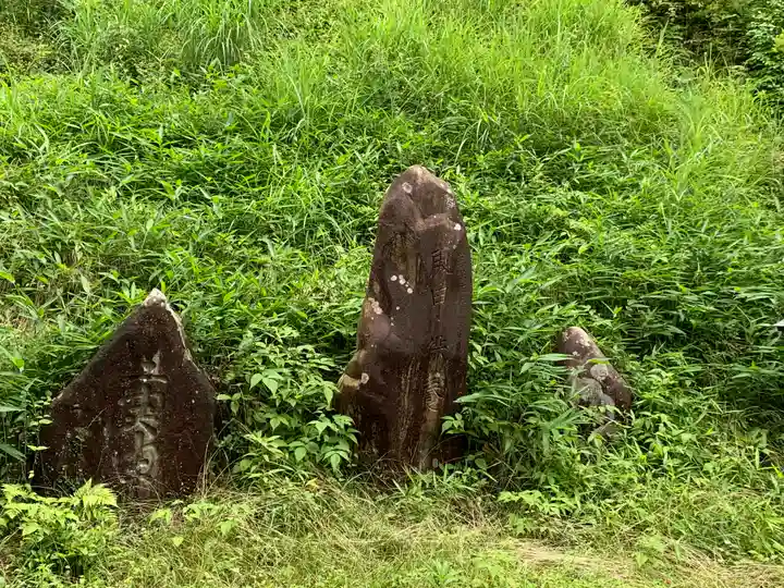 八百比丘尼堂のその他建物