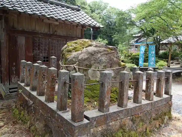 大虫神社の庭園