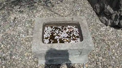 六角堂（深山峠新四国八十八ヶ所霊場）の手水舎