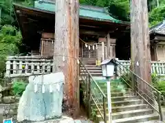 諏訪神社の本殿