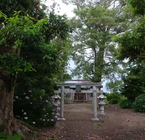 八幡神社の鳥居