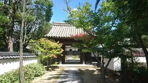 延命寺の山門