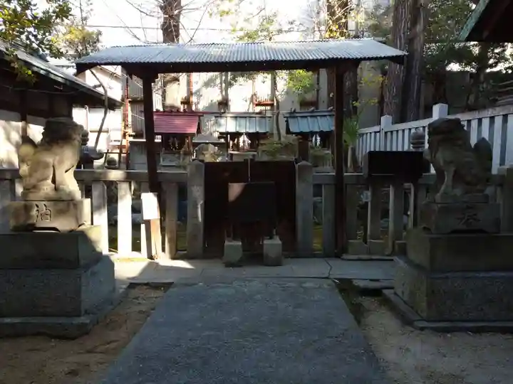 神明社の末社・摂社