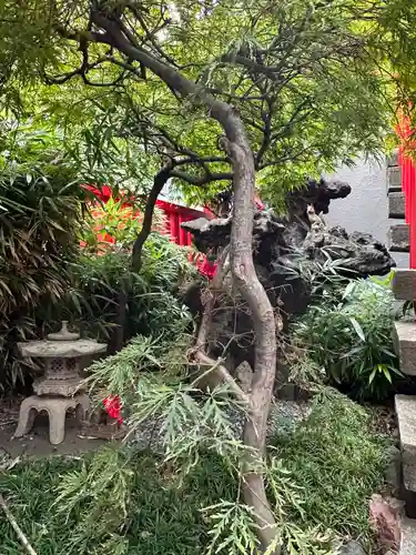 講武稲荷神社の庭園