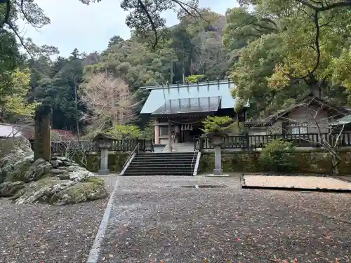 安房神社の{uncategorized: "未分類", other: "その他", undefined: "問題あり", building: "その他建物", grave: "お墓", sacred_gate: "鳥居", guardian: "狛犬", statue: "像", buddha: "仏像", history: "歴史", nature: "自然", garden: "庭園", animal: "動物", pagoda: "塔", temizu: "手水舎", mountain_gate: "山門・神門", sanctuary: "本殿・本堂", subordinate: "末社・摂社", art: "芸術", scenery: "景色", jizo: "地蔵", ema: "絵馬", goshuin: "御朱印", omikuji: "おみくじ", items: "授与品その他", amulet: "お守り", goshuincho: "御朱印帳", eats: "食事", festival: "お祭り", votive_dance: "神楽", shichigosan: "七五三参", wedding: "結婚式", experience: "体験その他", initially: "初詣", around: "周辺", anti_infection: "感染症対策"}
