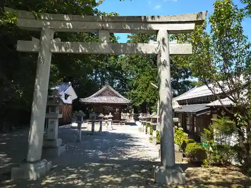 立志神社の鳥居