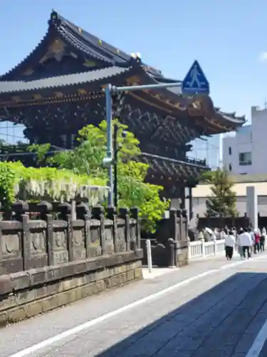 成田山新勝寺の山門