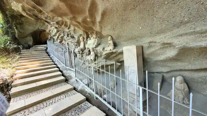 日本寺の{uncategorized: "未分類", other: "その他", undefined: "問題あり", building: "その他建物", grave: "お墓", sacred_gate: "鳥居", guardian: "狛犬", statue: "像", buddha: "仏像", history: "歴史", nature: "自然", garden: "庭園", animal: "動物", pagoda: "塔", temizu: "手水舎", mountain_gate: "山門・神門", sanctuary: "本殿・本堂", subordinate: "末社・摂社", art: "芸術", scenery: "景色", jizo: "地蔵", ema: "絵馬", goshuin: "御朱印", omikuji: "おみくじ", items: "授与品その他", amulet: "お守り", goshuincho: "御朱印帳", eats: "食事", festival: "お祭り", votive_dance: "神楽", shichigosan: "七五三参", wedding: "結婚式", experience: "体験その他", initially: "初詣", around: "周辺", anti_infection: "感染症対策"}