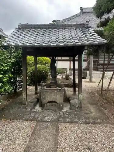 弥勒寺の手水舎