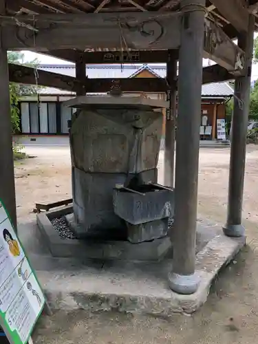 與止日女神社の手水舎