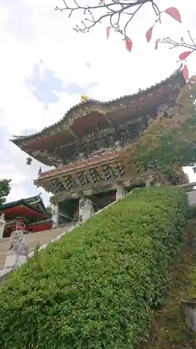 耕三寺の山門・神門