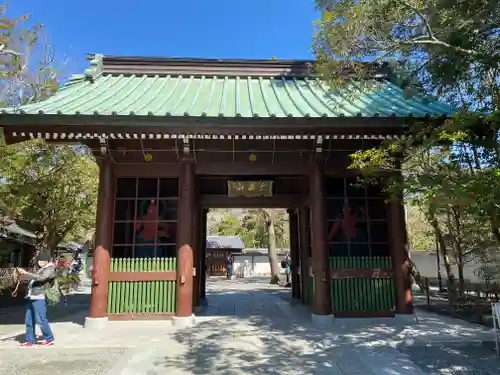 高徳院の山門