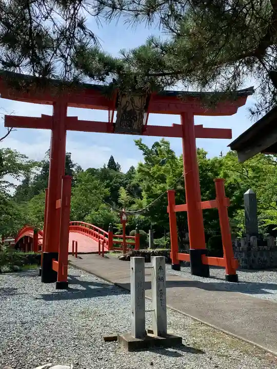 涼ケ岡八幡神社の鳥居