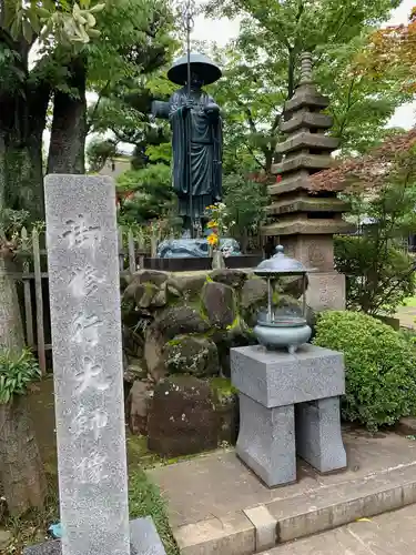 室泉寺の像