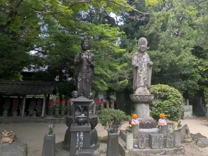 妙善寺(ハズ観音)の{uncategorized: "未分類", other: "その他", undefined: "問題あり", building: "その他建物", grave: "お墓", sacred_gate: "鳥居", guardian: "狛犬", statue: "像", buddha: "仏像", history: "歴史", nature: "自然", garden: "庭園", animal: "動物", pagoda: "塔", temizu: "手水舎", mountain_gate: "山門・神門", sanctuary: "本殿・本堂", subordinate: "末社・摂社", art: "芸術", scenery: "景色", jizo: "地蔵", ema: "絵馬", goshuin: "御朱印", omikuji: "おみくじ", items: "授与品その他", amulet: "お守り", goshuincho: "御朱印帳", eats: "食事", festival: "お祭り", votive_dance: "神楽", shichigosan: "七五三参", wedding: "結婚式", experience: "体験その他", initially: "初詣", around: "周辺", anti_infection: "感染症対策"}