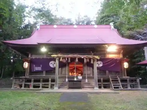 摺沢八幡神社の本殿