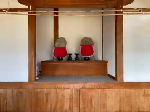 地蔵堂(南無地蔵尊)の{uncategorized: "未分類", other: "その他", undefined: "問題あり", building: "その他建物", grave: "お墓", sacred_gate: "鳥居", guardian: "狛犬", statue: "像", buddha: "仏像", history: "歴史", nature: "自然", garden: "庭園", animal: "動物", pagoda: "塔", temizu: "手水舎", mountain_gate: "山門・神門", sanctuary: "本殿・本堂", subordinate: "末社・摂社", art: "芸術", scenery: "景色", jizo: "地蔵", ema: "絵馬", goshuin: "御朱印", omikuji: "おみくじ", items: "授与品その他", amulet: "お守り", goshuincho: "御朱印帳", eats: "食事", festival: "お祭り", votive_dance: "神楽", shichigosan: "七五三参", wedding: "結婚式", experience: "体験その他", initially: "初詣", around: "周辺", anti_infection: "感染症対策"}