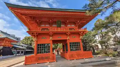 穴八幡宮の山門・神門