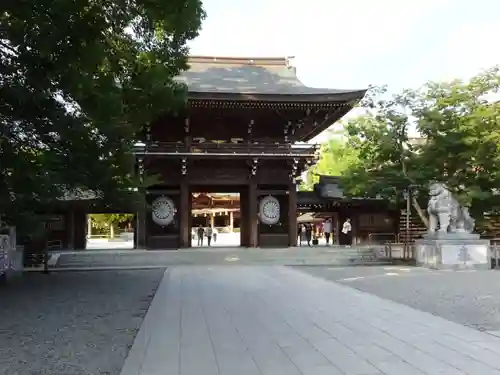 寒川神社の山門・神門