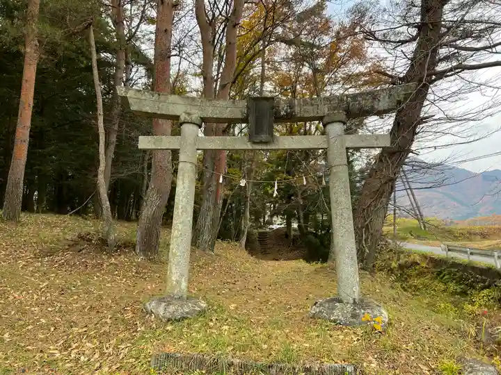 巨麻神社の鳥居