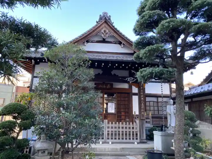 公春院の本殿・本堂