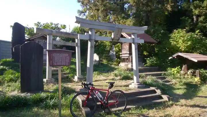 諏訪神社の鳥居