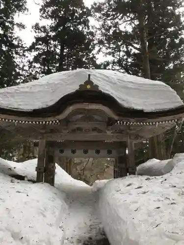 大神山神社奥宮の山門・神門
