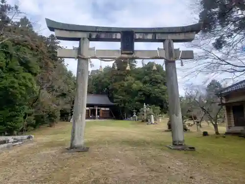 山津照神社の鳥居